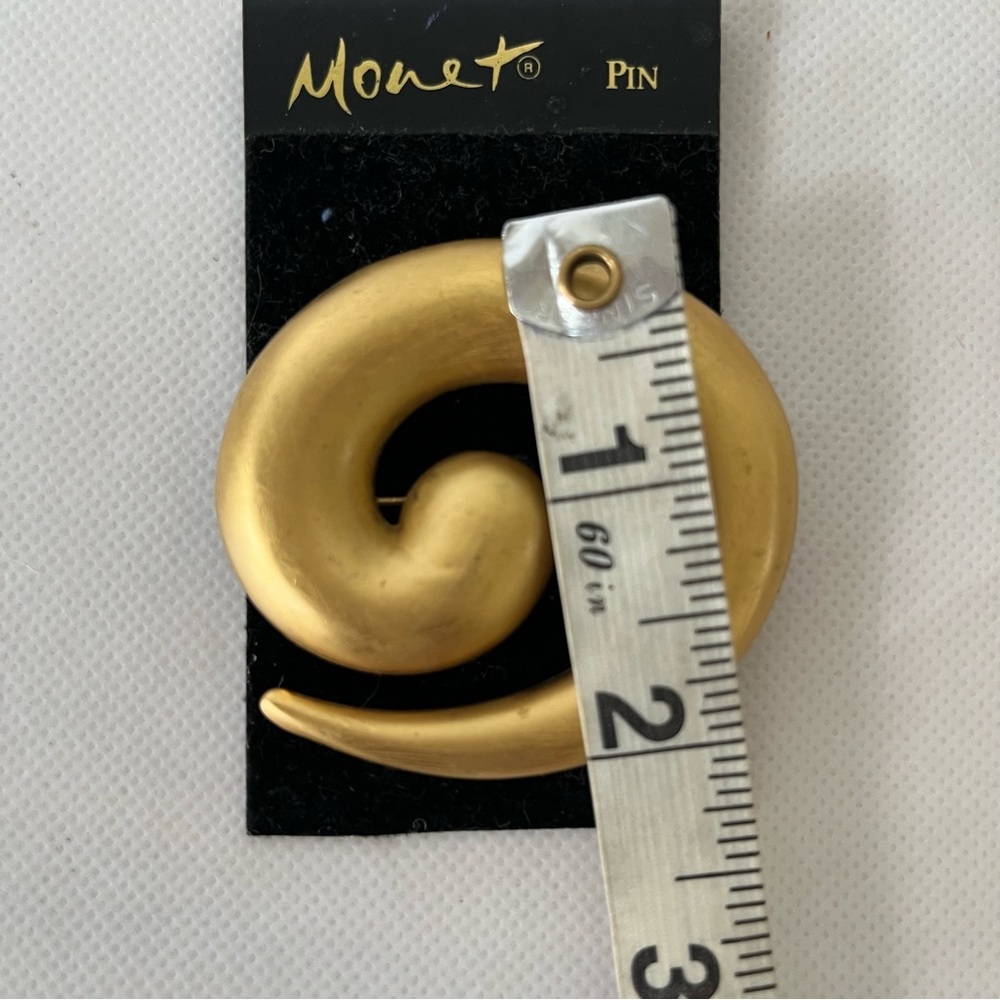 Monet Vintage Gold Tone Large Brooch - Picture 4 of 6
